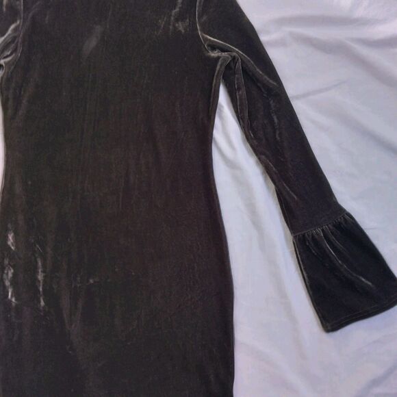 re:named Green Velour Velvet Bell Sleeve Dress Forest Fairy Goblin Womens Small - Picture 4 of 11